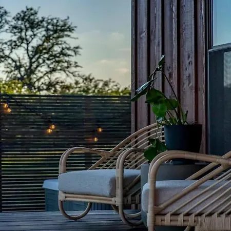 Sweet Paradise Cabin With Private Hot Tub